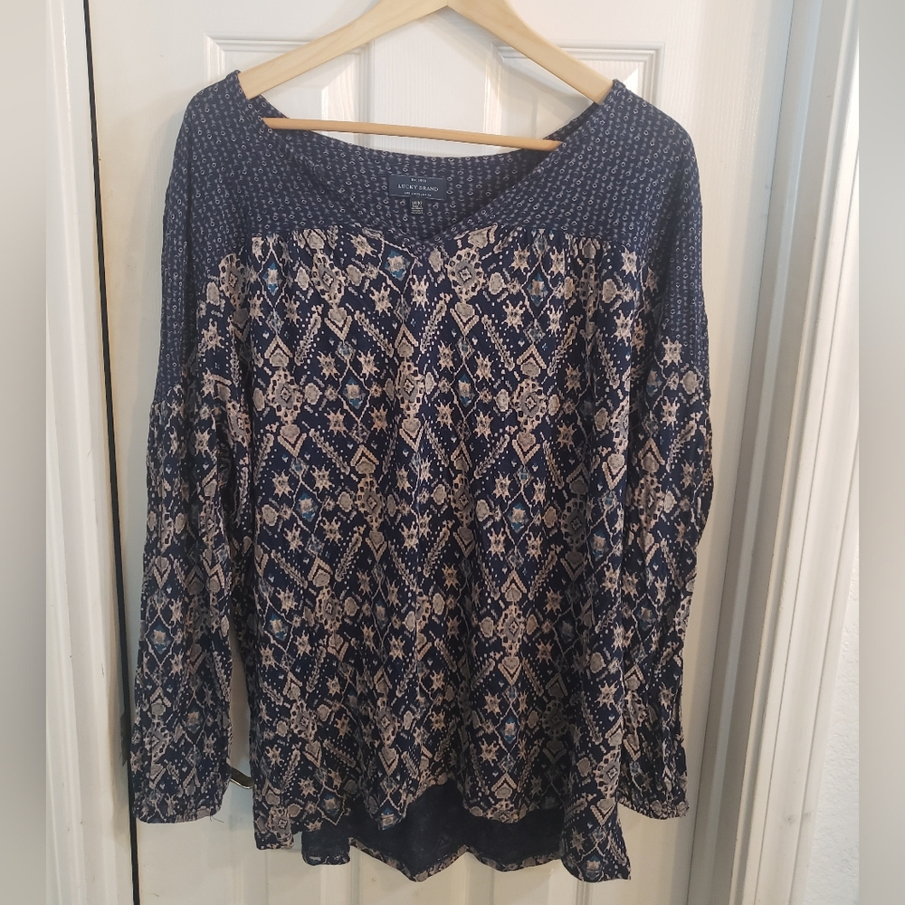 Lucky Brand Navy and Beige Geometric Top
